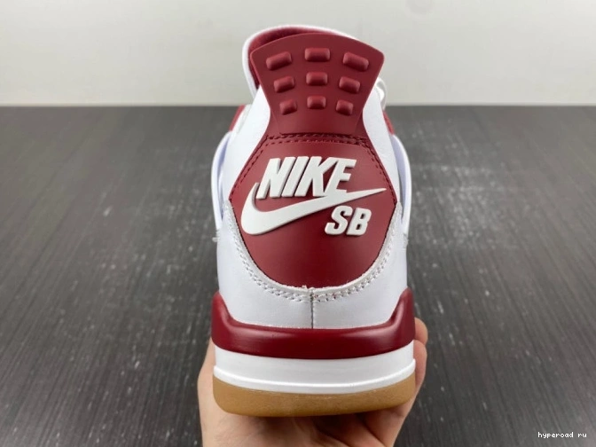 Nike DR5415-160 4 SB x Jordan Air 1105